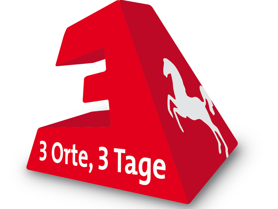 Drei orangefarbene Etiketten mit dem Text "3 ottre 3" vor einem hellen Hintergrund.
