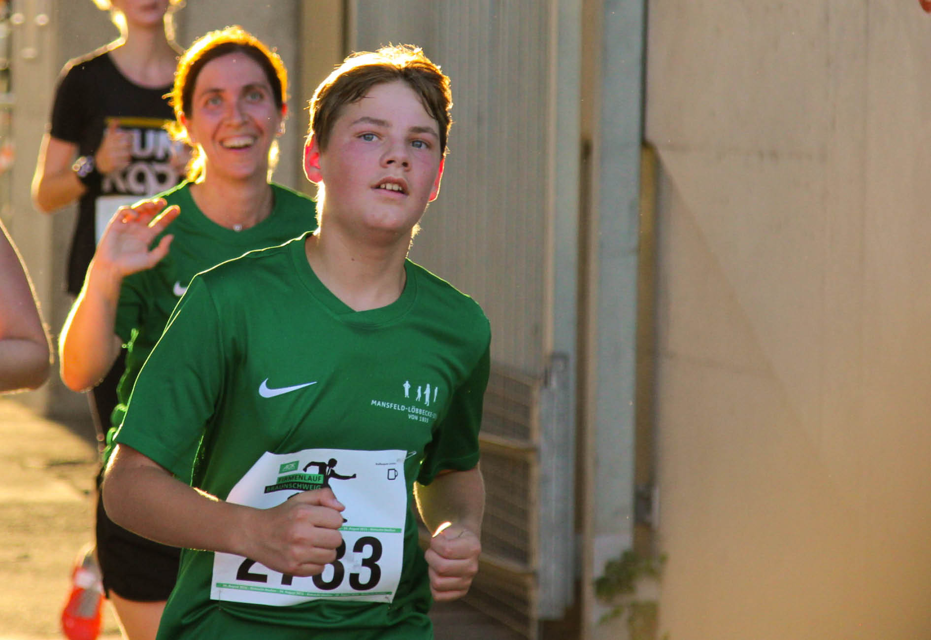 Sten vor Nicole Flohr beim Zieleinlauf