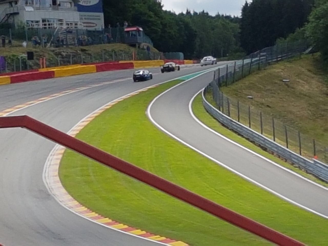 Kurve "Eau Rouge"