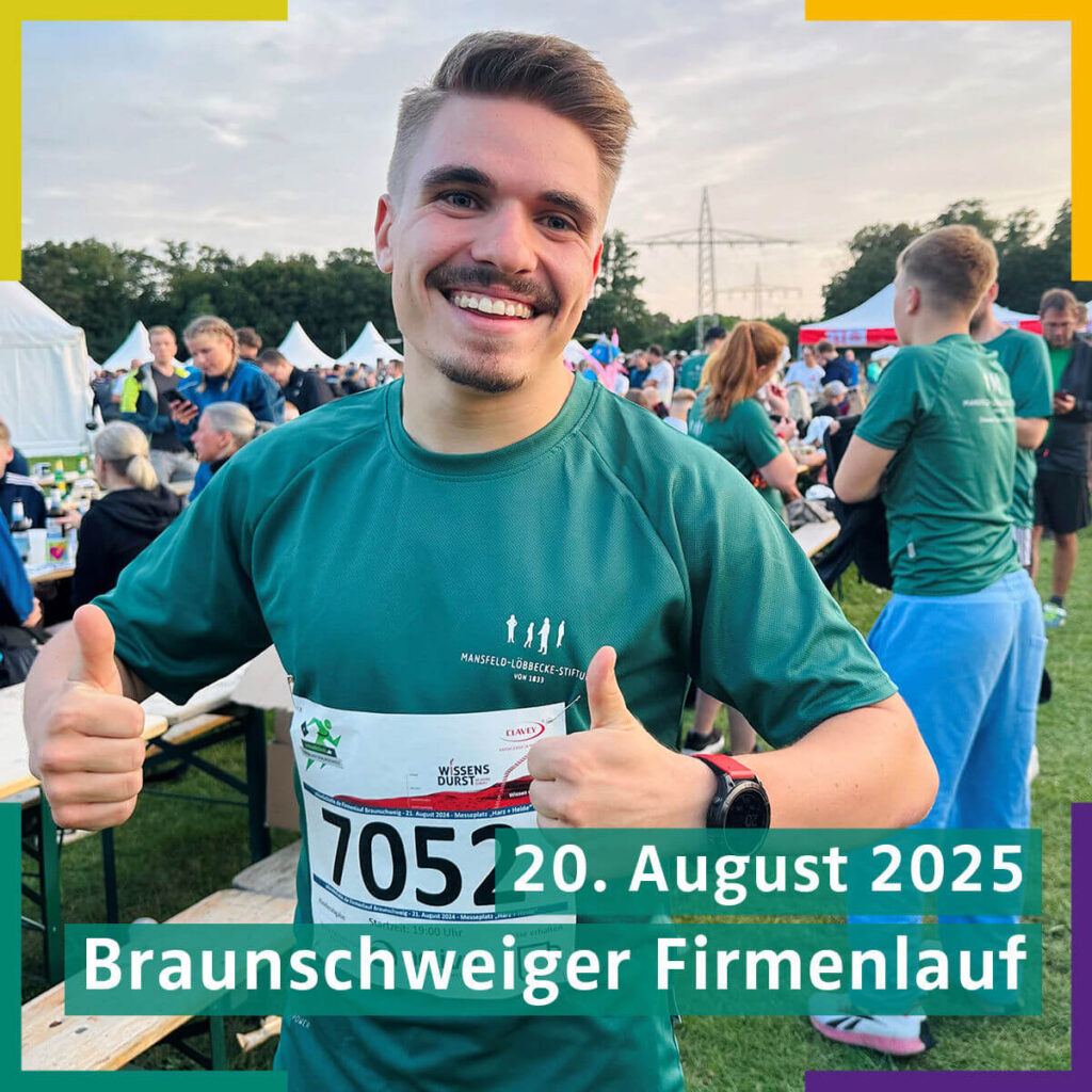 Braunschweiger Firmenlauf: Läufer mit Startnummer 7052, Daumen hoch. Sportveranstaltung, Firmenfitness, Teamgeist in Braunschweig.