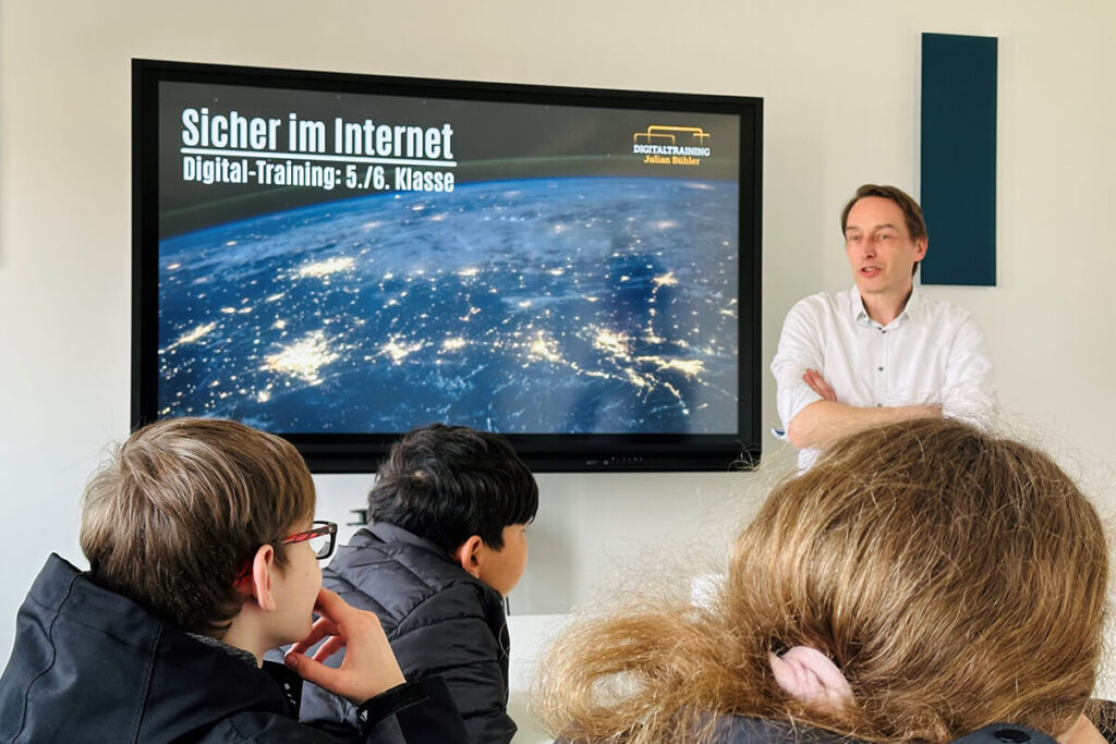 Digital-Training: Schüler lernen "Sicher im Internet" mit Julian Bühler. Kurs für 5./6. Klasse zum Thema Internetsicherheit.
